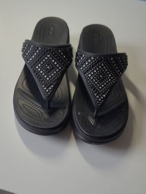 Women's Black Embellished Wedge Thong Crocs Sandals - Size 10